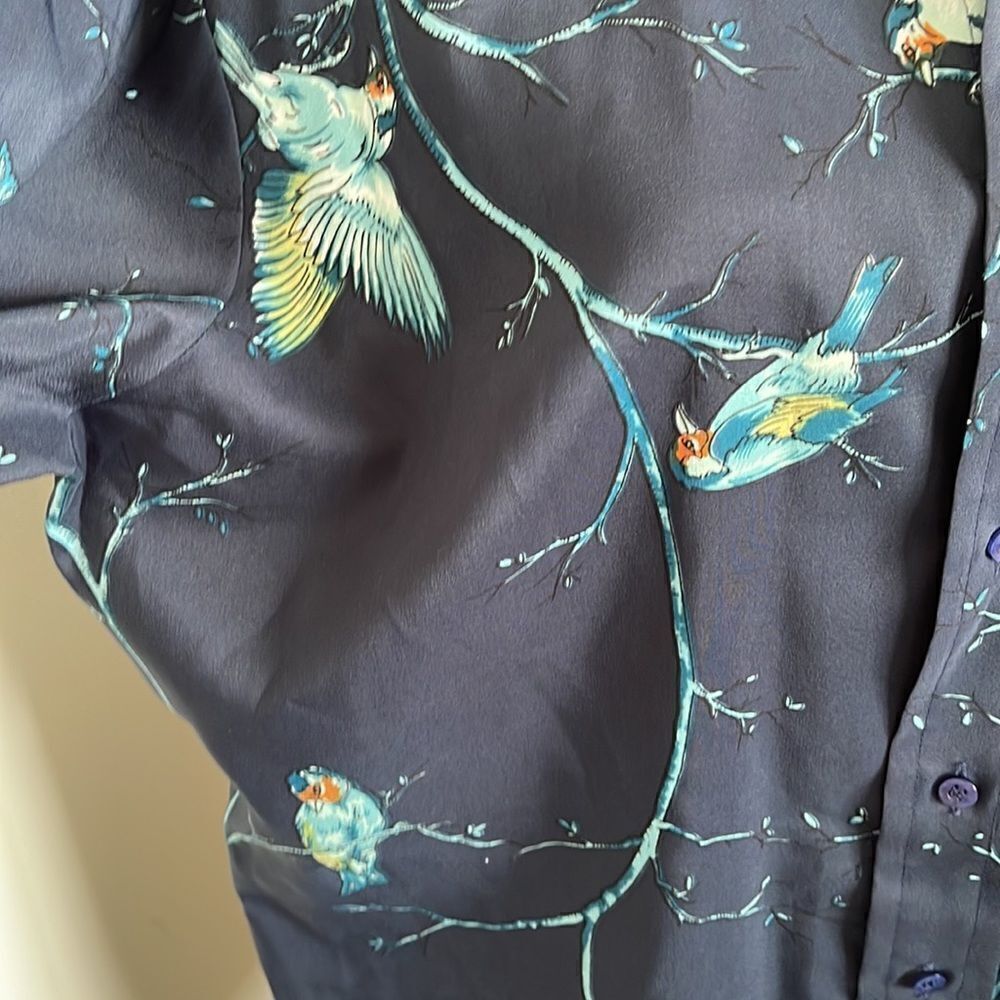Fun pattern on this shirt by Royal Knight. - Picture 3 of 4